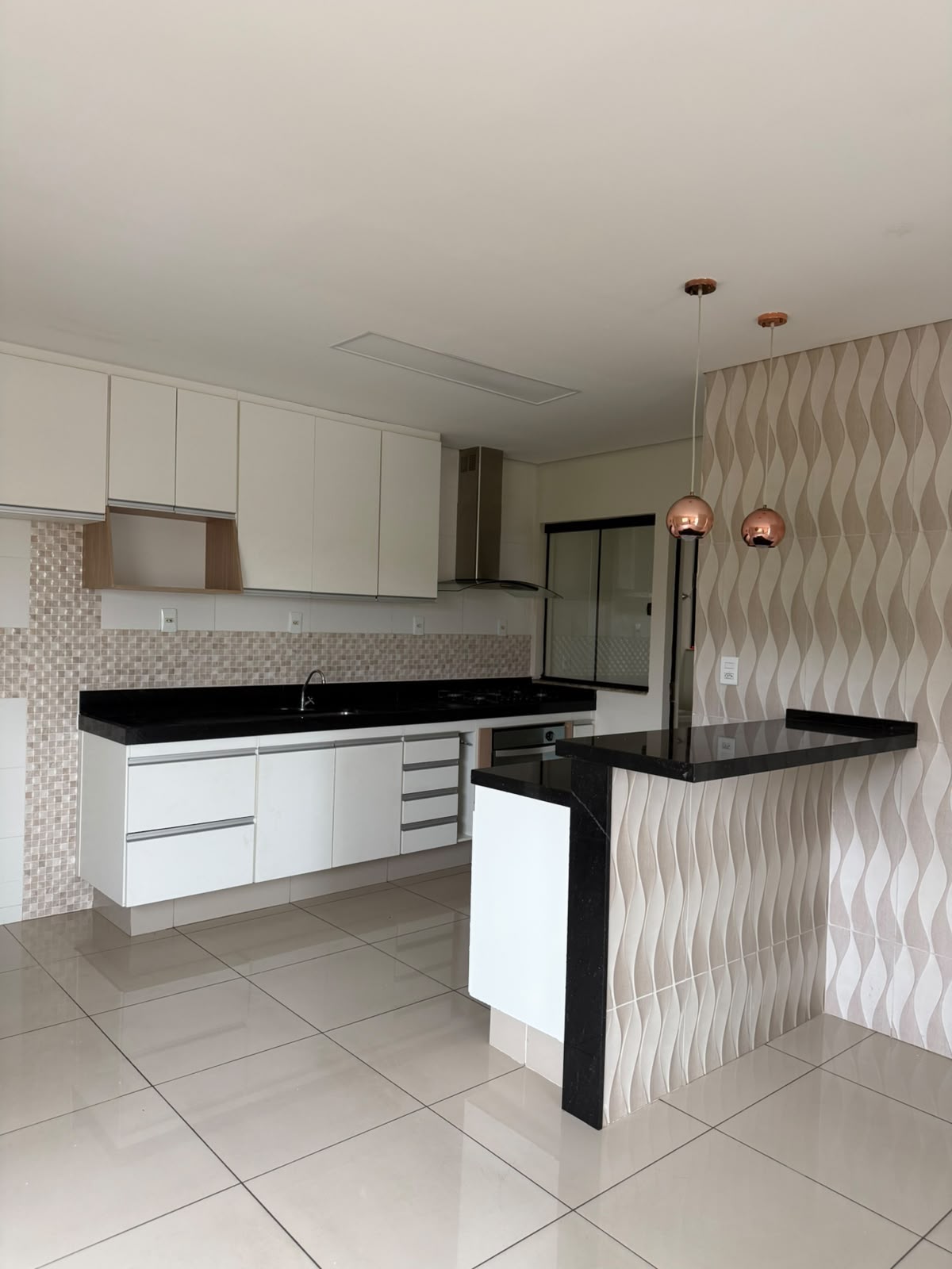 Apartamento no Edifício Paulo Poeta em São Lourenço