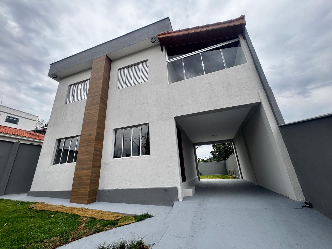 Casa disponível para venda em São Lourenço