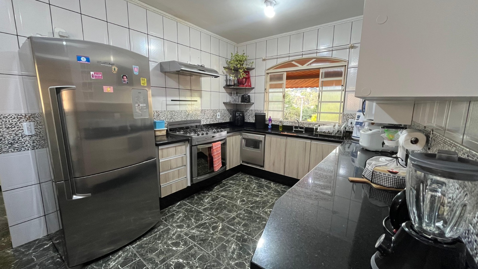 Foto 5 de Casa no Vale dos Pinheiros com Alto Potencial para Pousada